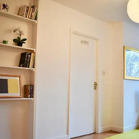 アパート 2 Bedroom 1 Bathroom *