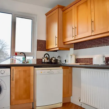 2 Bedroom 1 Bathroom Apartment